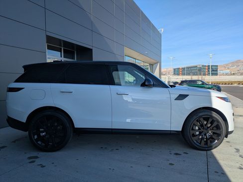 New 2026 Land Rover Range Rover Sport SE image 4