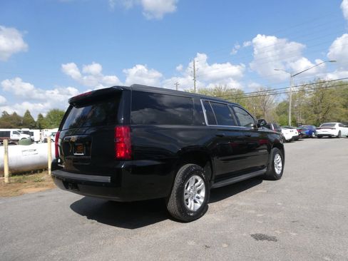 Used 2019 Chevrolet Suburban LT image 5