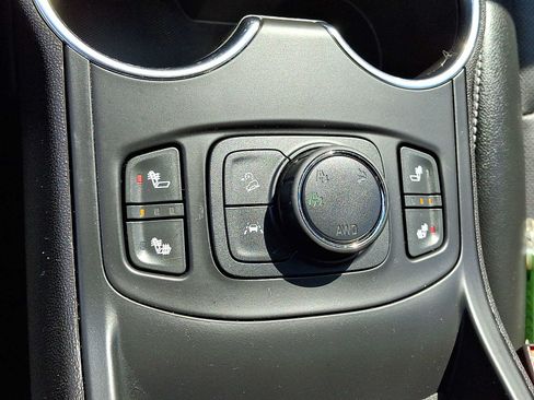 Used 2024 GMC Terrain SLT AWD/4WD image 23