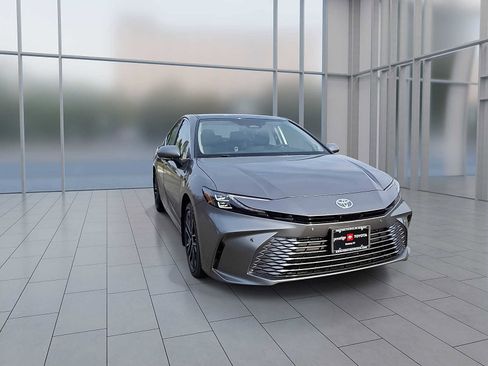 New 2026 Toyota Camry XLE AWD/4WD image 5