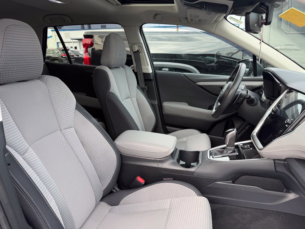 Used 2025 Subaru Outback Premium AWD/4WD image 20