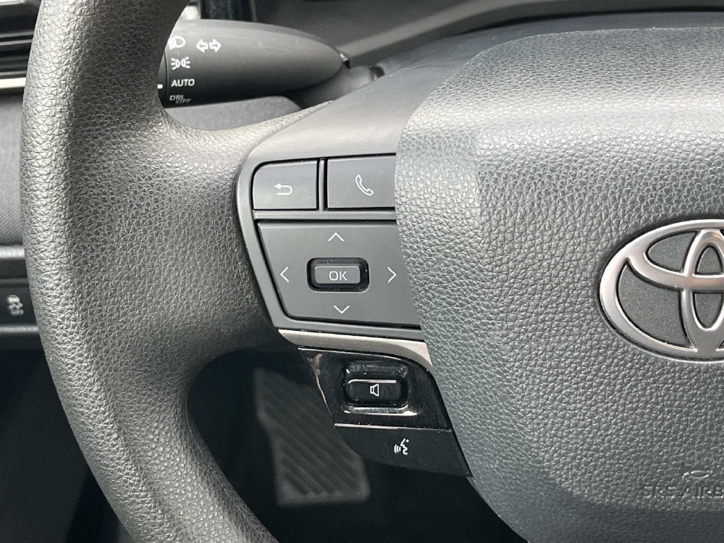 Used 2025 Toyota Camry LE FWD image 16