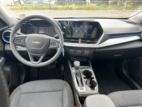 New 2026 Chevrolet Trax LS w/ LS Convenience Package FWD image 17