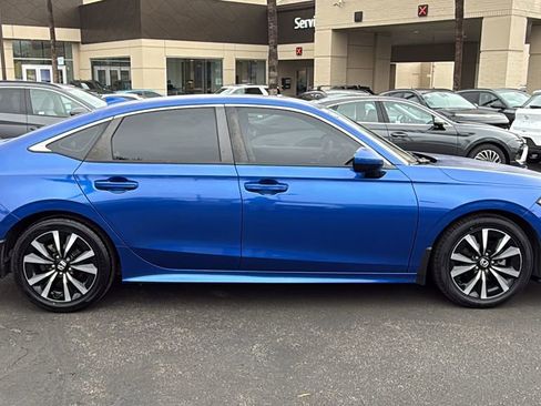 Used 2024 Honda Civic EX image 2
