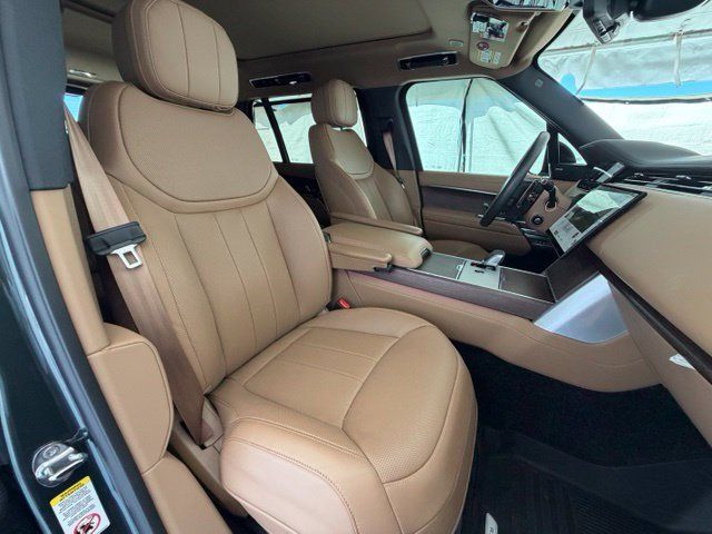 Used 2025 Land Rover Range Rover Long Wheelbase SE AWD/4WD image 22