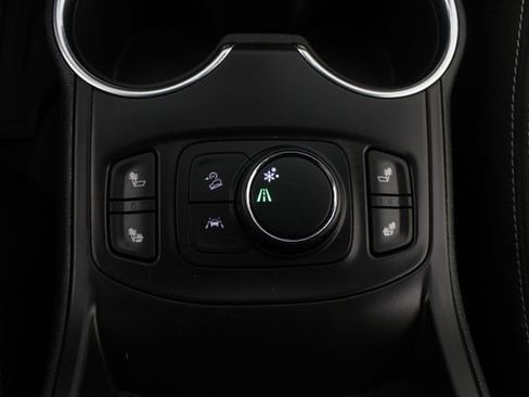 Used 2023 GMC Terrain SLE w/ Driver Convenience Package image 7