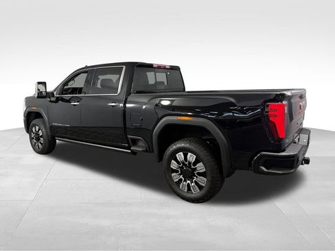 Used 2024 GMC Sierra 3500 Denali w/ Denali Reserve Package AWD/4WD image 8