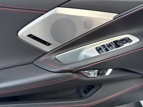 Used 2021 Chevrolet Corvette Stingray Premium Conv w/ Z51 Performance Package image 10