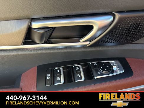 Used 2023 Kia Telluride EX w/ EX Captain's Chair Package image 11