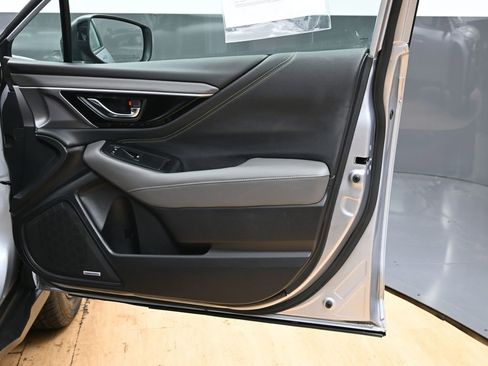 Used 2025 Subaru Outback Onyx Edition image 35