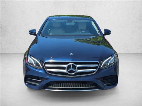 Used 2018 Mercedes-Benz E 300 image 2