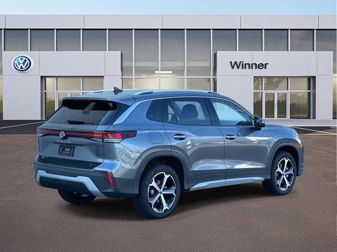 New 2025 Volkswagen Tiguan SE image 5