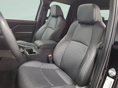 Used 2024 Toyota Tacoma TRD Off-Road w/ TRD Off Road Premium Package AWD/4WD image 19