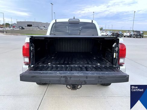 Used 2019 Toyota Tacoma SR5 AWD/4WD image 22