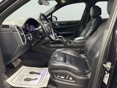 Used 2019 Porsche Cayenne S AWD/4WD image 15