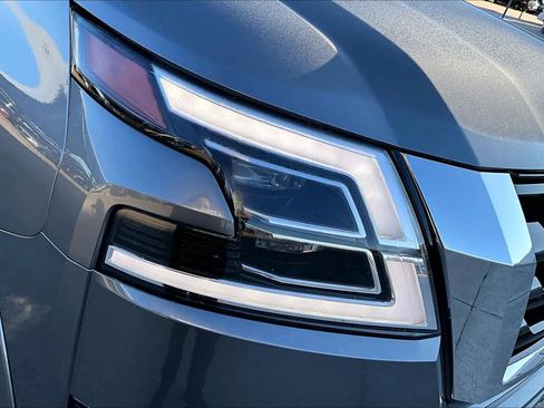 Used 2022 Nissan Armada Platinum w/ Captain's Chairs Package image 26