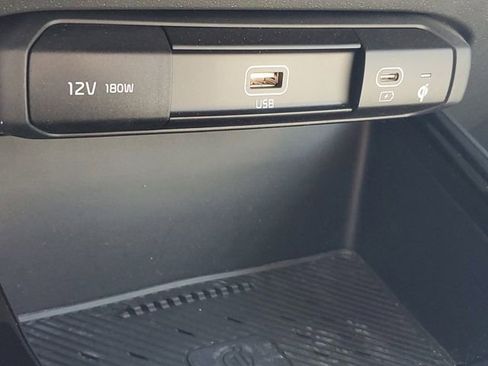 Used 2023 Kia Niro EX Touring FWD image 27