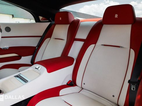 Used 2019 Rolls-Royce Wraith RWD image 28