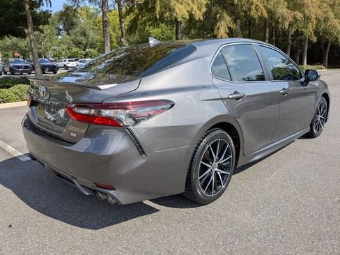 Used 2021 Toyota Camry SE FWD image 8