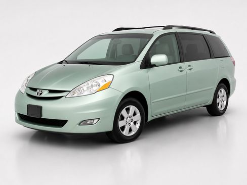 Used 2009 Toyota Sienna XLE FWD image 2