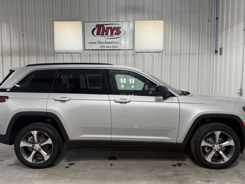 New 2026 Jeep Grand Cherokee Limited image 2