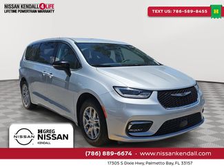 Used 2024 Chrysler Pacifica Touring-L FWD video 1