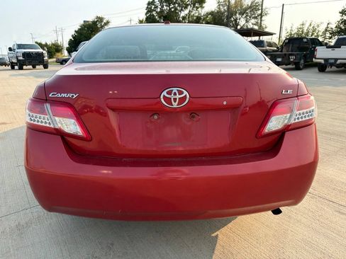Used 2011 Toyota Camry LE FWD image 4