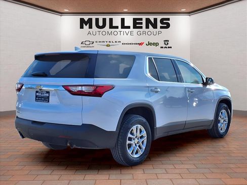 Used 2021 Chevrolet Traverse LS image 5