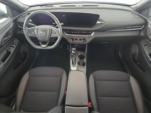 Used 2025 Buick Envista Preferred image 25