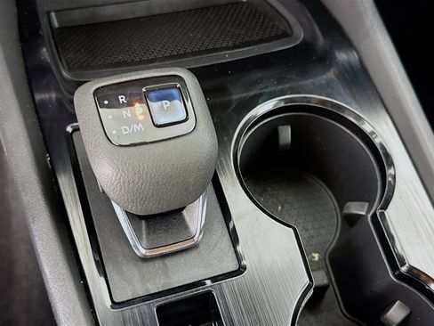 Used 2022 Nissan Rogue SV image 19