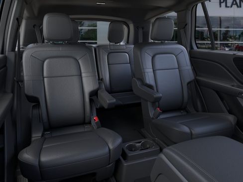 New 2026 Lincoln Aviator Reserve w/ Luxury Package RWD image 11