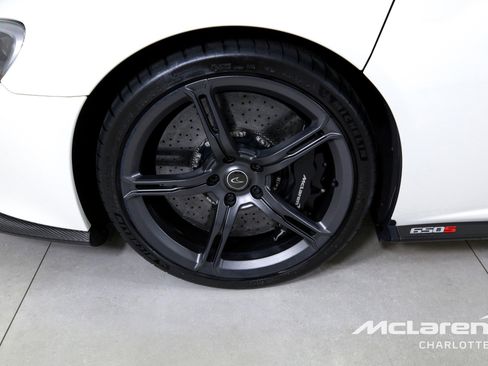 Used 2015 McLaren 650S Spider image 26