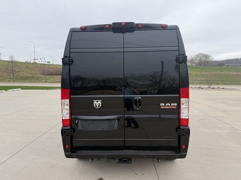Used 2021 RAM ProMaster 2500 w/ Premium Appearance Group FWD image 6