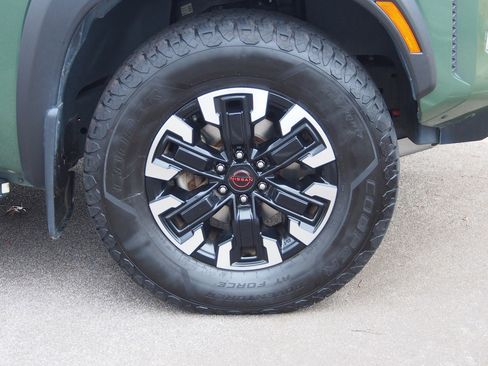 Used 2022 Nissan Frontier PRO-4X w/ Technology Package image 10