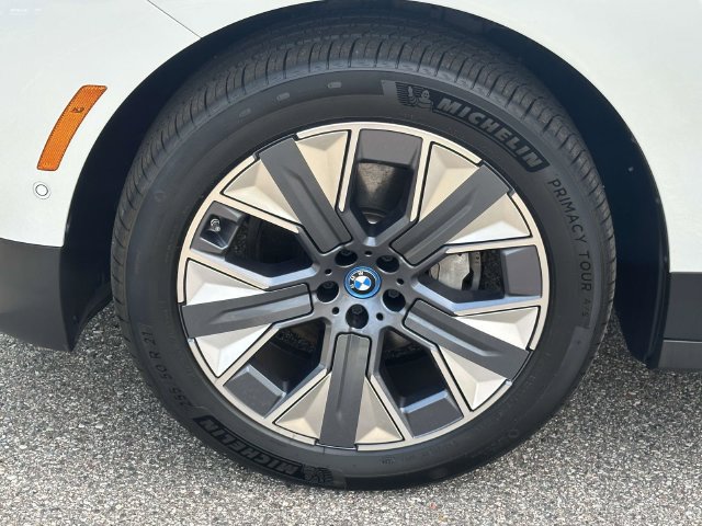 Certified 2025 BMW iX xDrive50 w/ Convenience Package AWD/4WD image 14