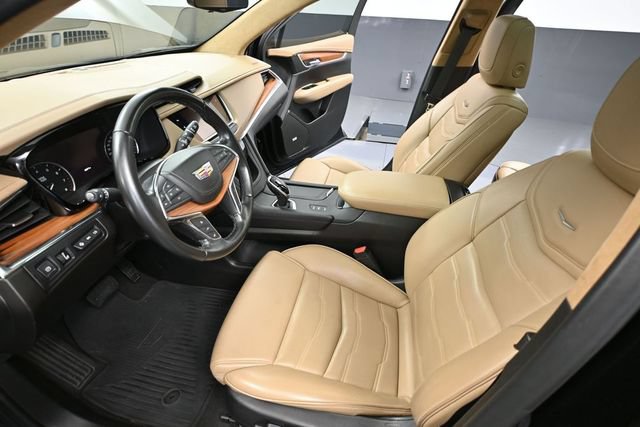 Used 2019 Cadillac XT5 Platinum AWD/4WD image 18