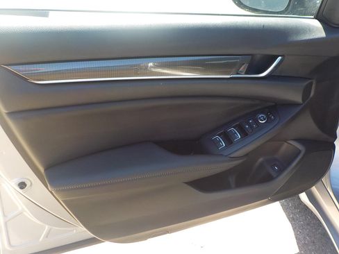 Used 2021 Honda Accord Sport image 9