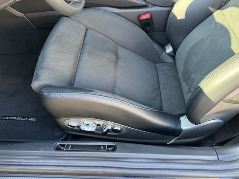 Used 2025 Porsche 718 Cayman GT4 RS image 36