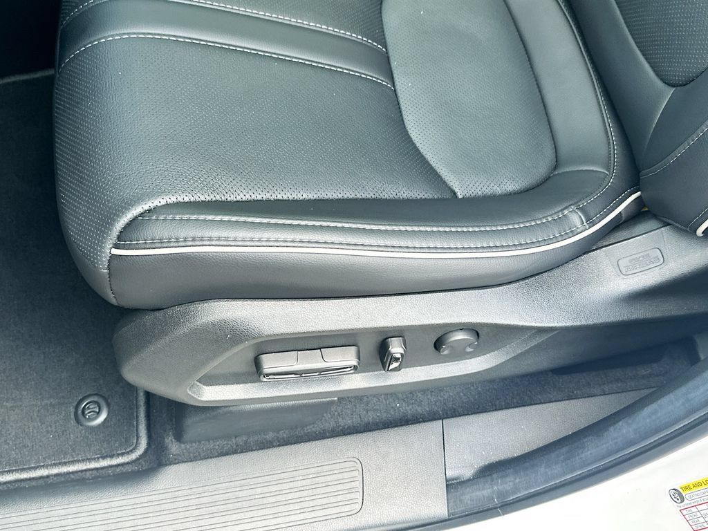 Used 2026 Honda Pilot Elite image 9