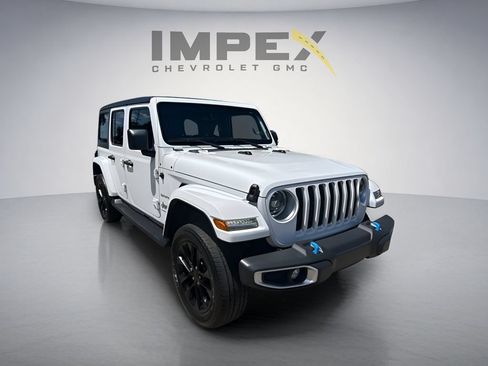 Used 2023 Jeep Wrangler Unlimited Sahara w/ Cold Weather Group AWD/4WD image 5