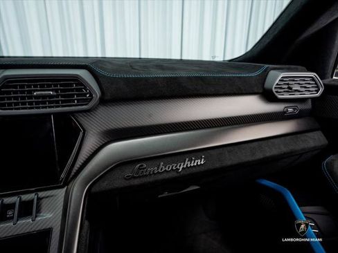 Used 2024 Lamborghini Urus Performante AWD/4WD image 37