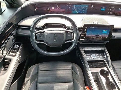 Used 2024 Lincoln Nautilus Reserve w/ Equipment Group 202A image 11