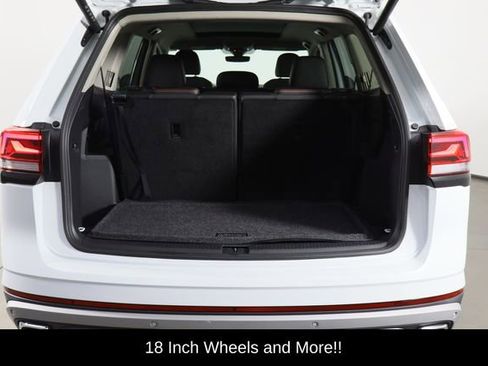 Used 2025 Volkswagen Atlas Peak Edition SE AWD/4WD image 18