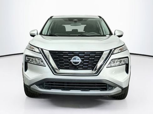 Used 2022 Nissan Rogue SV AWD/4WD image 2