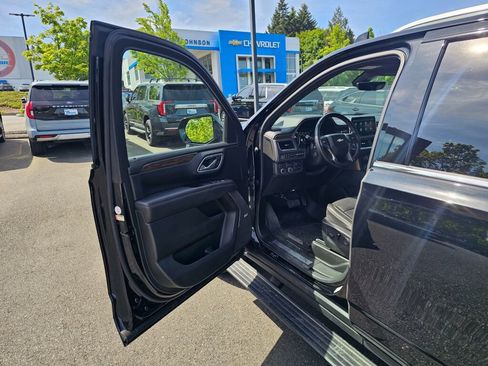 Used 2021 Chevrolet Tahoe High Country w/ Premium Package AWD/4WD image 20