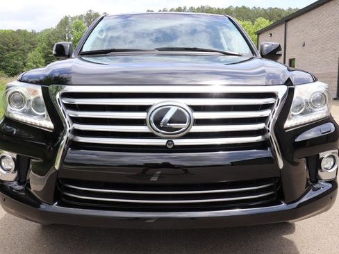 Used 2015 Lexus LX 570 4WD image 3