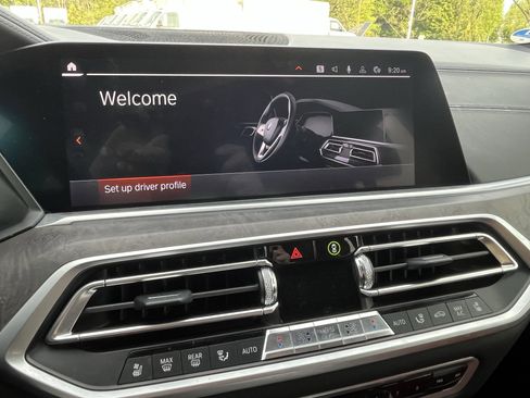 Used 2019 BMW X7 xDrive50i w/ M Sport Package image 18