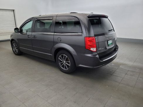 Used 2017 Dodge Grand Caravan SXT FWD image 3