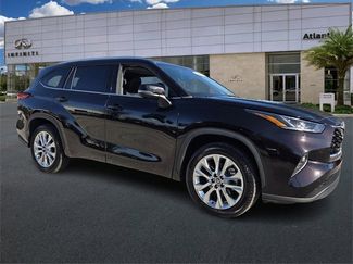 Used 2022 Toyota Highlander Limited video 2