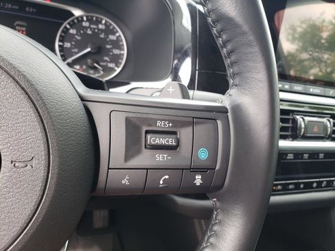 Certified 2025 Nissan Pathfinder SV image 32